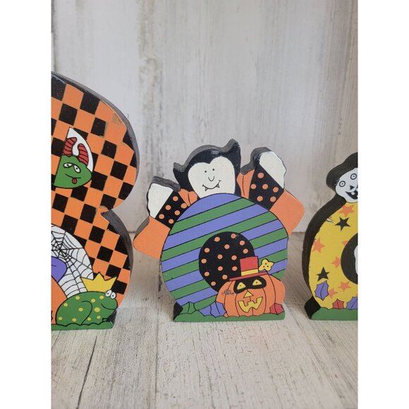 Rustic vintage BOO Halloween letter block set - Picture 3 of 6